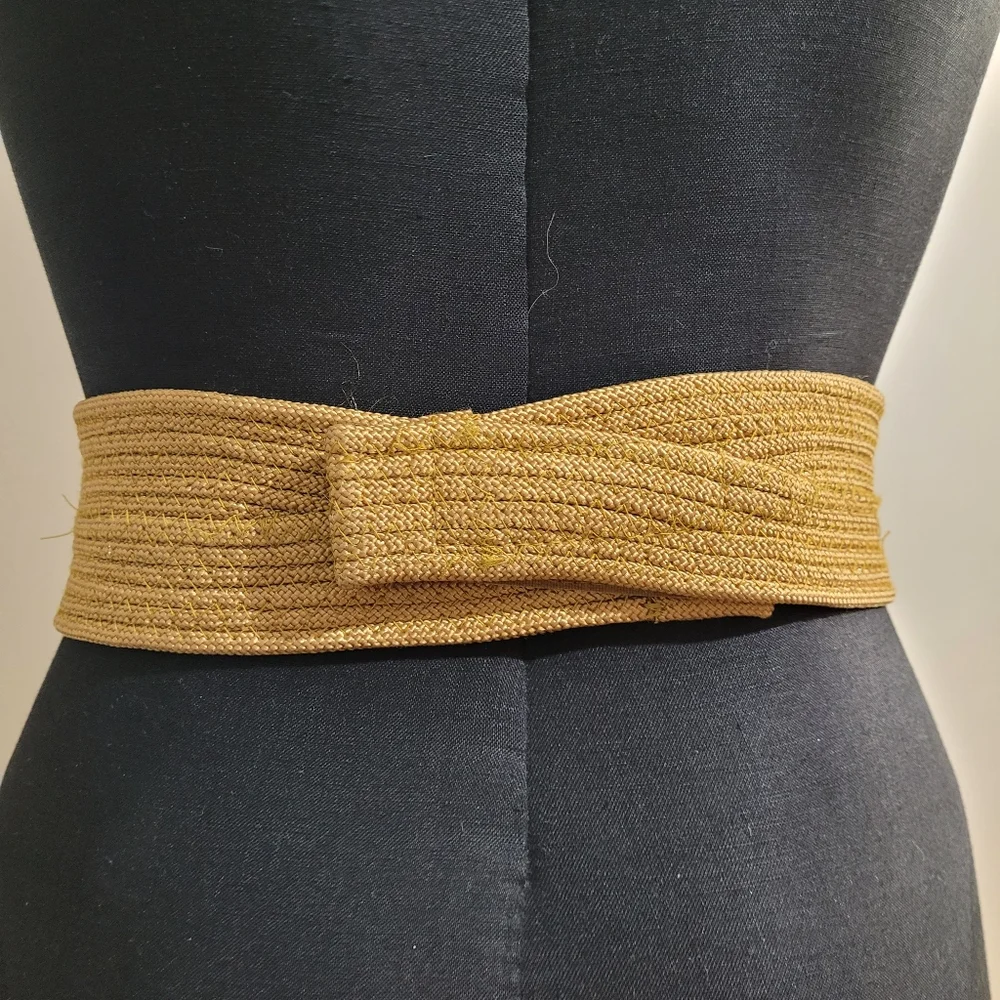 Vintage 80s gold statement belt, woven beaded waist cincher belt - Picture 4 of 5